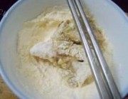 独特的椒盐蒜香排骨做法图解2)