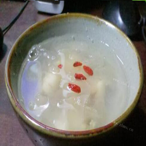 可口的枸杞莲子汤
