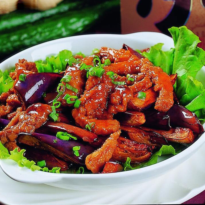 美味的酥肉闷茄子