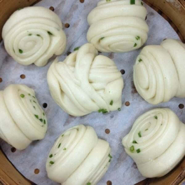 创新火腿榨菜肉包子