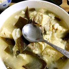 美味冻豆腐煲海带汤