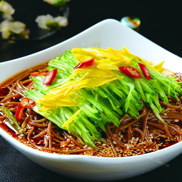 鸡丝荞麦面