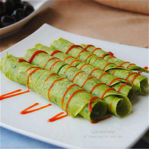 美味的鲜虾仁菠菜卷