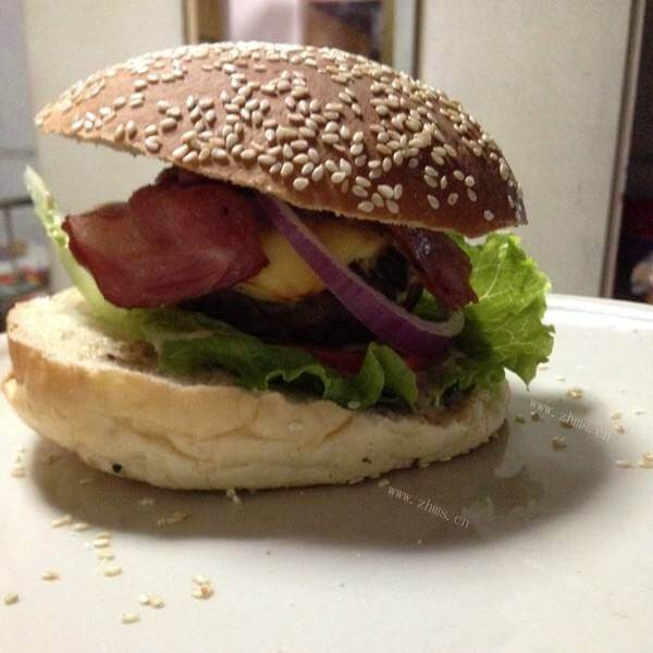 自制牛肉汉堡包 