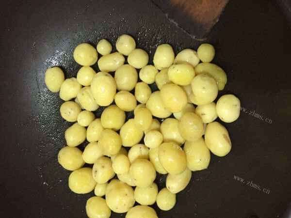 香糯的胡椒煎土豆做法图解2)
