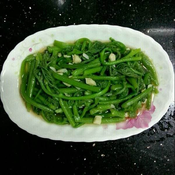 回味无穷的蒜蓉南瓜苗