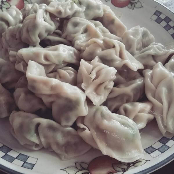 简单易制作的芹菜猪肉馅水饺