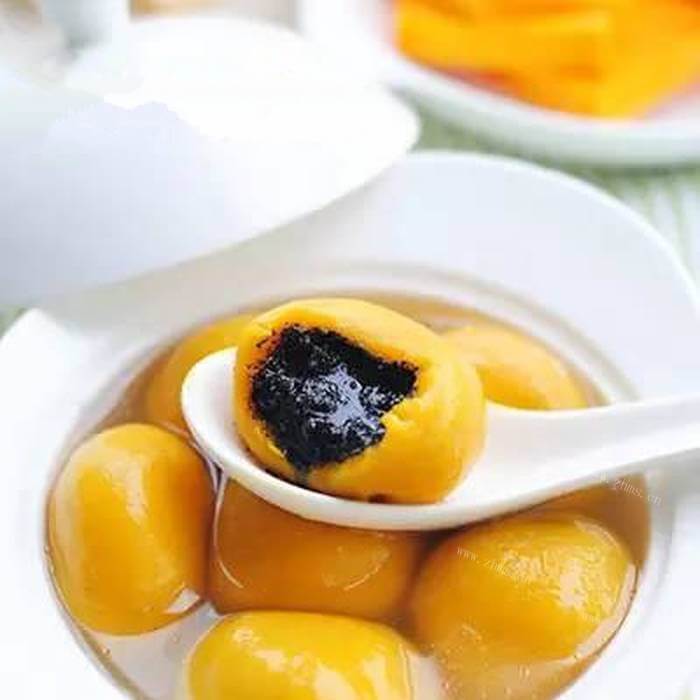 特色蓝莓果酱汤圆