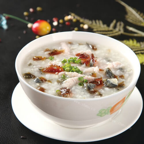 家常皮蛋瘦肉粥的做法