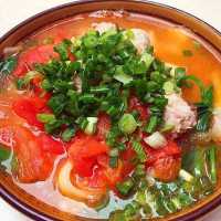 健康的毛蛤蜊西红柿面