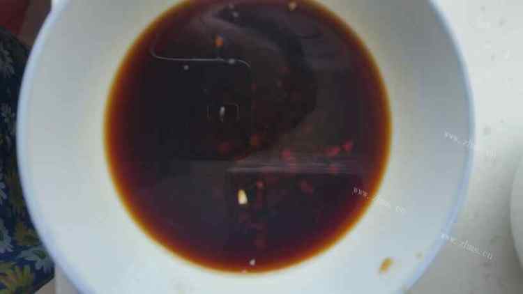 美味简单快手蒜香虾做法图解3)