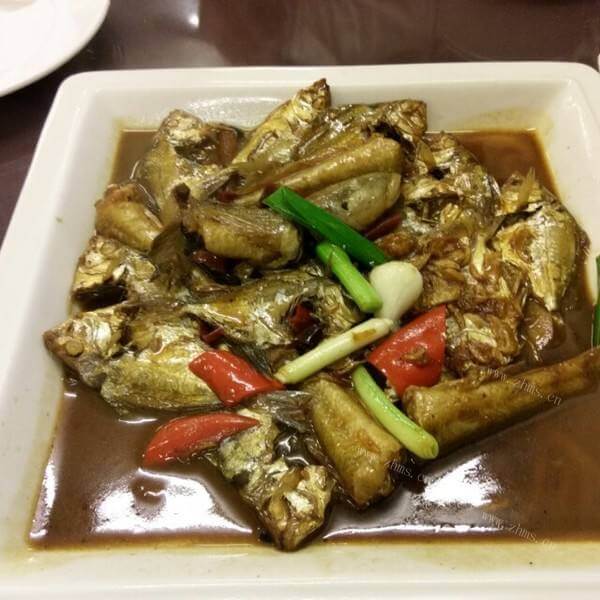 美味的酱油焖气筒鱼