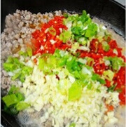 自制牛肉香辣酱做法图解4)