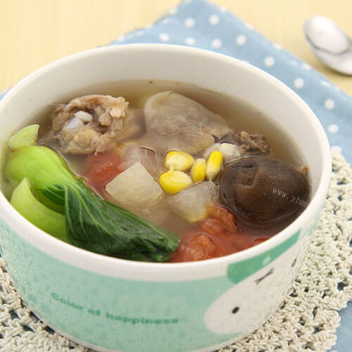 美味的海带豆芽排骨汤 