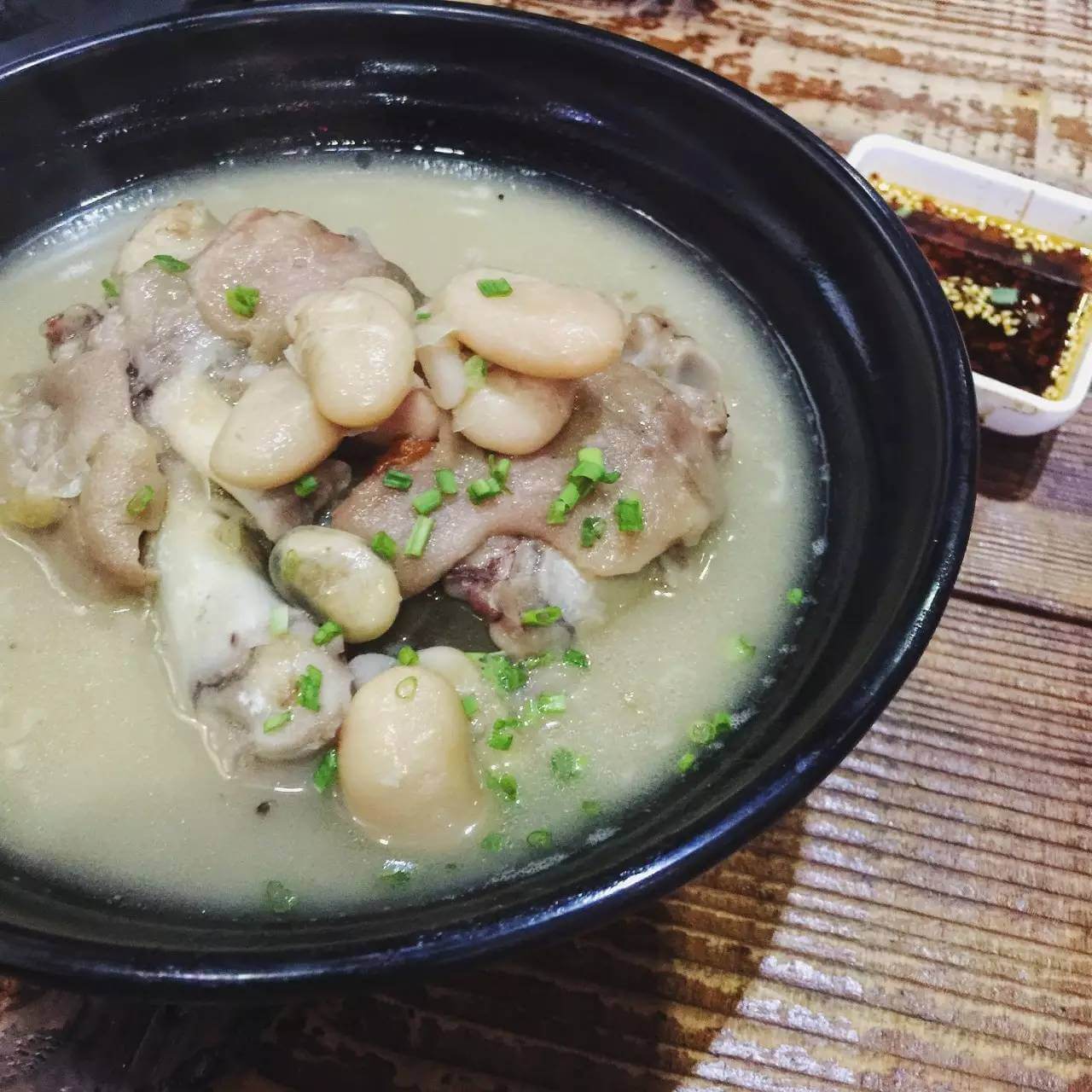 香喷喷的跷脚牛肉 