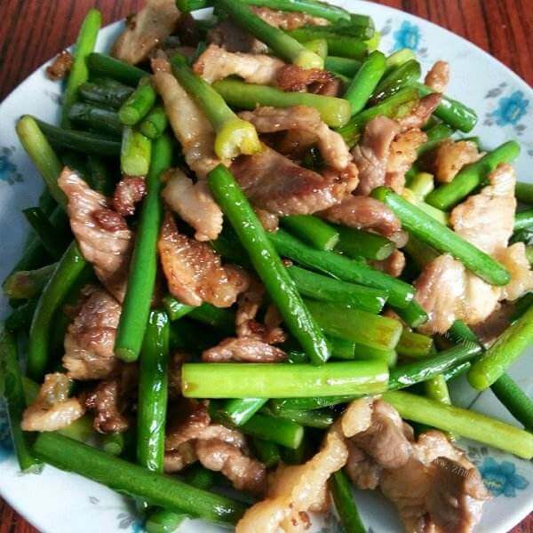 美味的蒜苔炒肉的做法