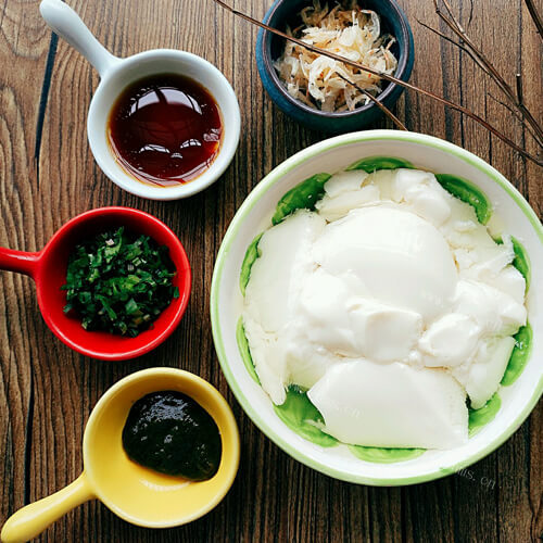嫩滑的鸡汤豆腐脑 