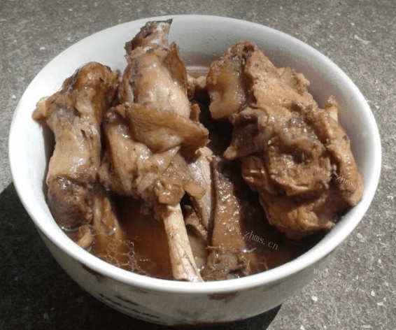 药味十足的补药炖鸭肉做法图解4)