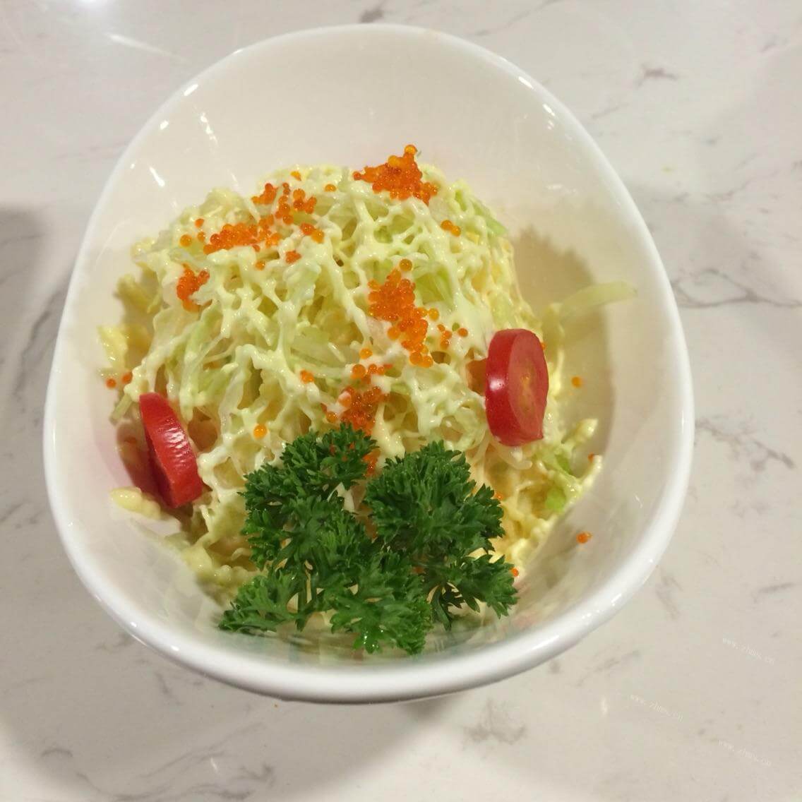 美味的土豆沙拉-像蛋糕一