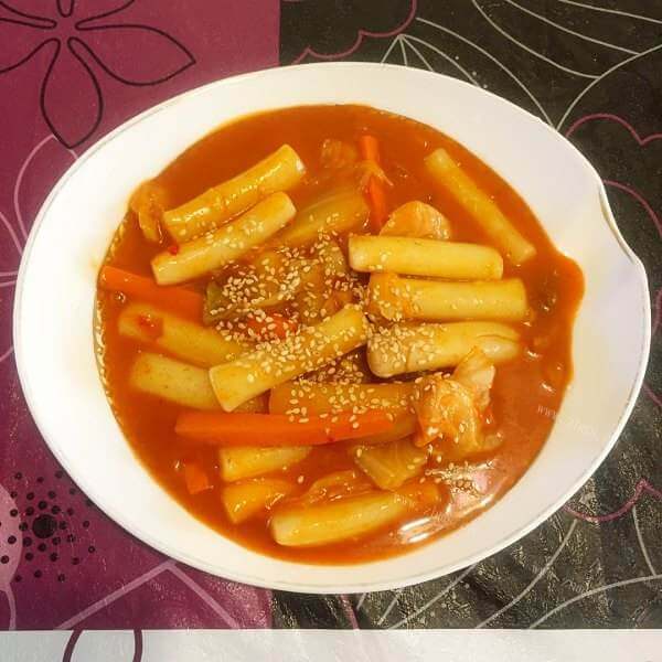 经典的火腿辣炒年糕