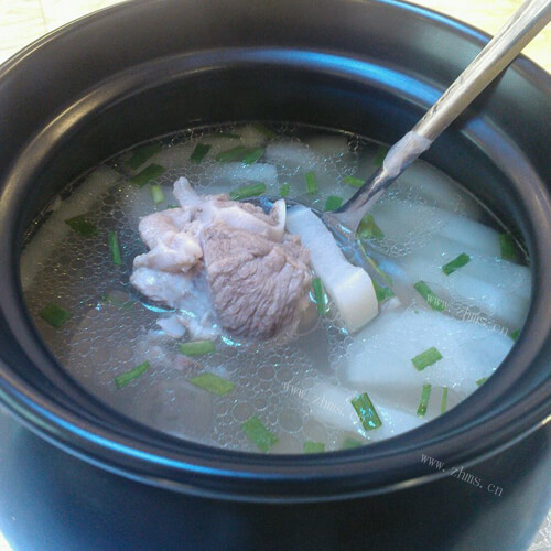 质嫩爽口的羊肉白萝卜汤