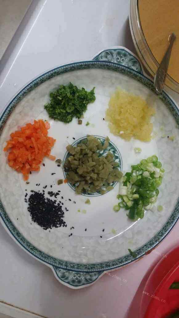 好吃的芝麻拌面酱做法图解1)