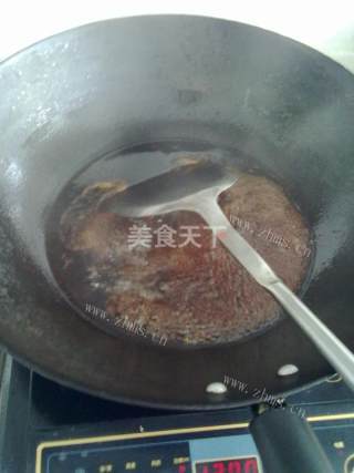 好吃到爆的猪肉芹菜饺做法图解5)