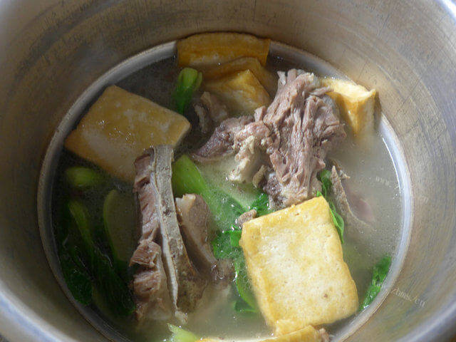 营养健康的青菜豆腐肉骨汤 做法图解10)