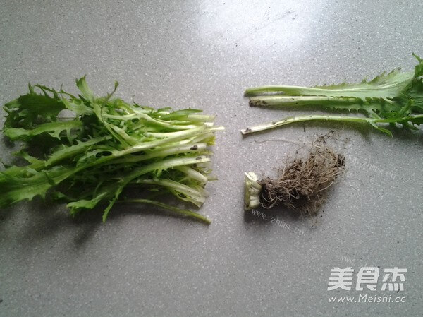 自制蒜蓉苦菊做法图解2)