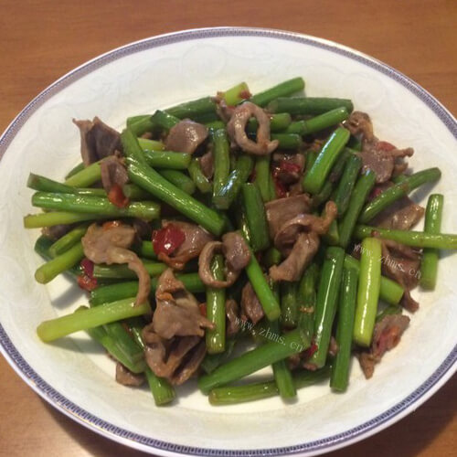 好吃的蒜薹炒鸡胗