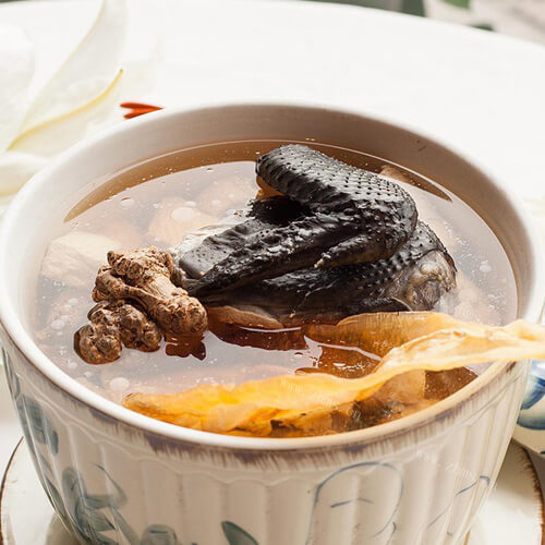 红枣阿胶乌鸡汤