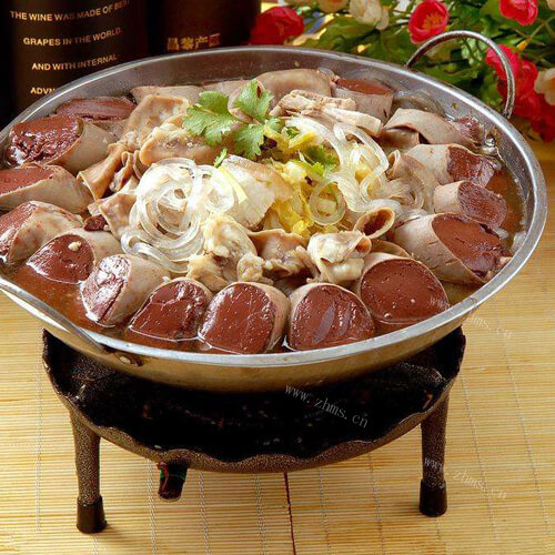 诱人的东北五花肉炖酸菜