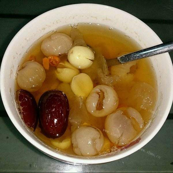 香气浓郁的大枣枸杞豆浆