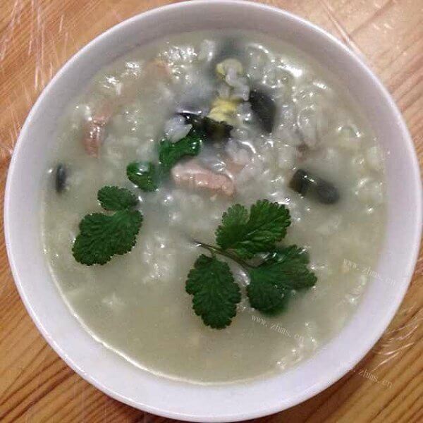 美味的皮蛋瘦肉粥的做法