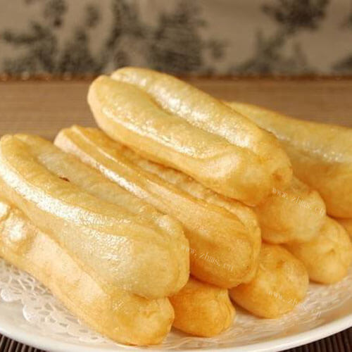 美味的自制油条玉米面