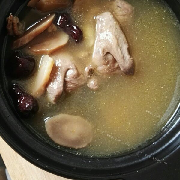 滋补孕妇鸽子汤的做法