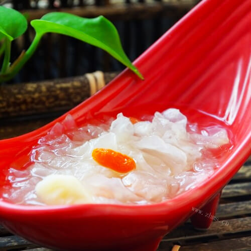 爽口的冰糖银耳汤