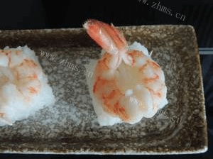 自制鲜虾沙拉寿司做法图解2)