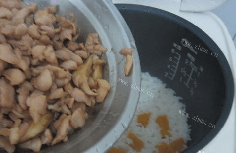 特色南瓜香菇鸡肉饭做法图解8)