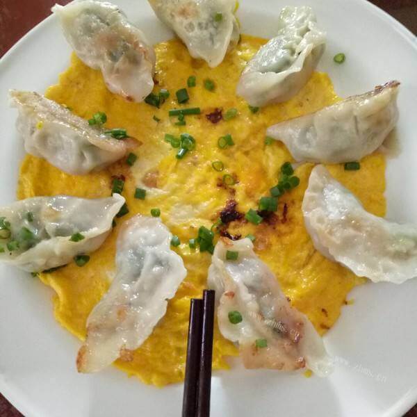 「首发」芹菜鸡蛋煎饺
