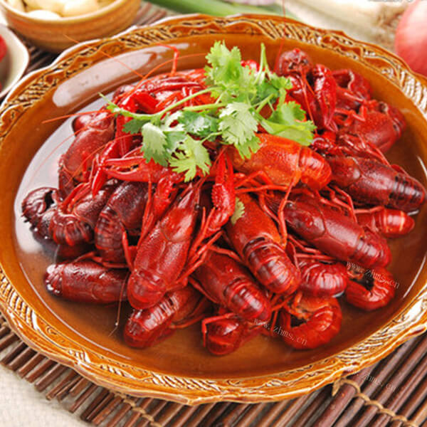 鲜美细嫩油焖龙虾