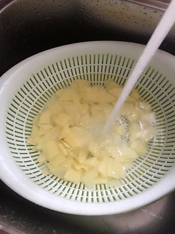 重辣土豆片做法图解2)