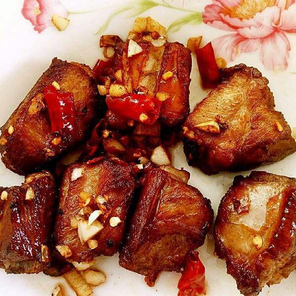 美味蒜香排骨的做法