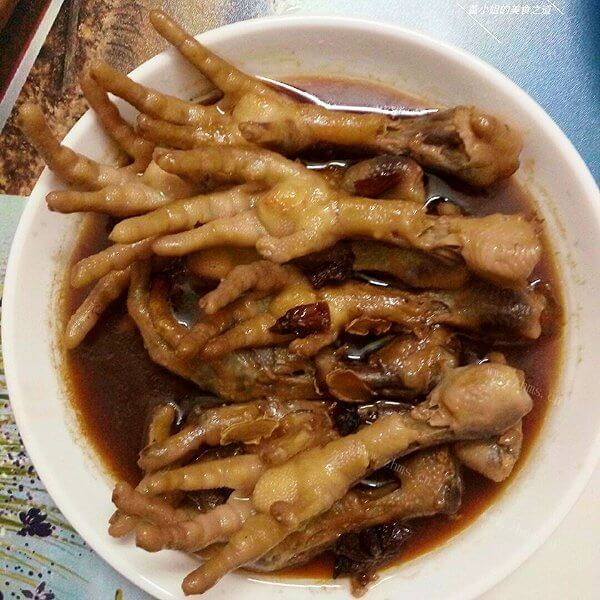 美味红烧鸡爪的做法