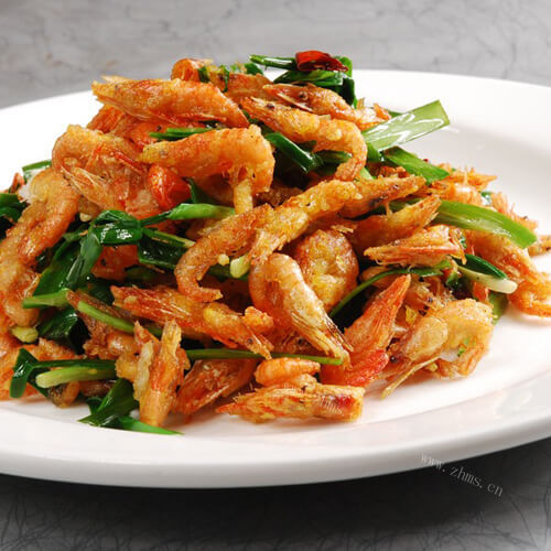 美味的小炒河虾