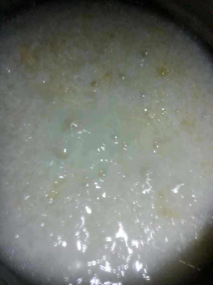 好吃的瘦肉枸杞叶瑶柱粥做法图解5)