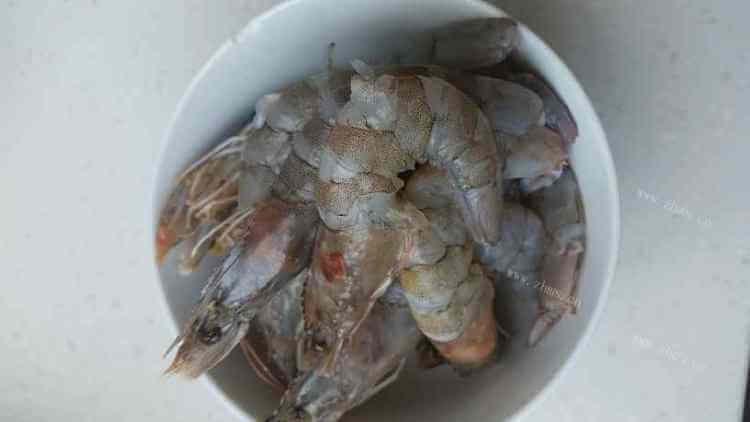 美味简单快手蒜香虾做法图解2)