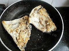 鱼头鸳鸯火锅做法图解3)