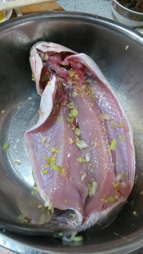 简单做法家常烤草鱼做法图解1)