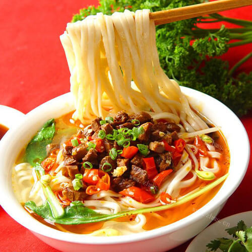 美味的加州牛肉面